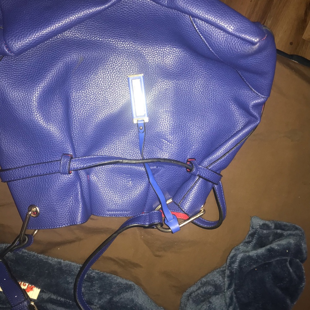 BRAND NEW PURSE NEVER WORN